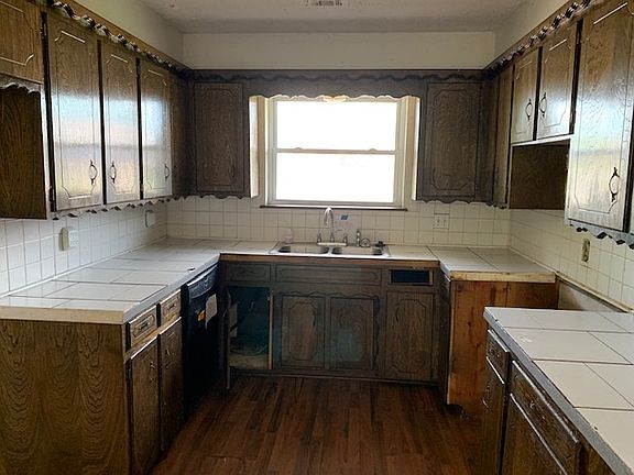 5th image of 6111 NW Birchwood Pl