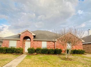 118 Forest Park Ln, Red Oak, TX 75154