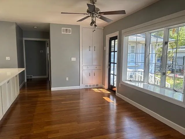 559 Chicago Ave — Photo 17