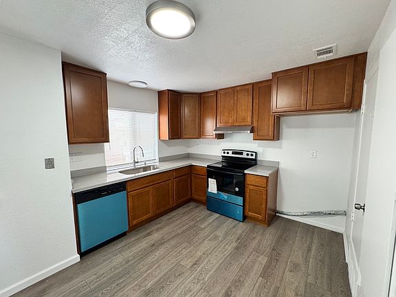 2nd image of 8 Avila Pl #8