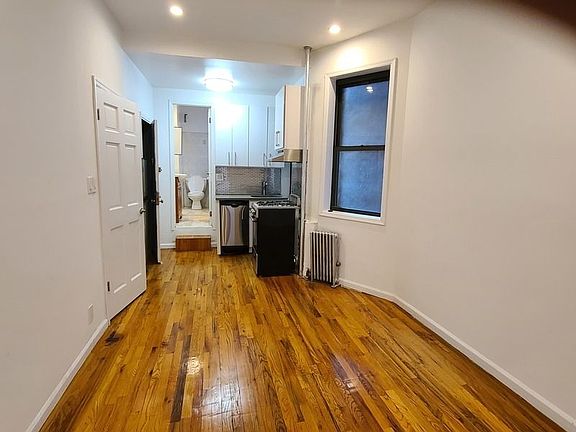 4th image of 526 E 11th St APT 4C