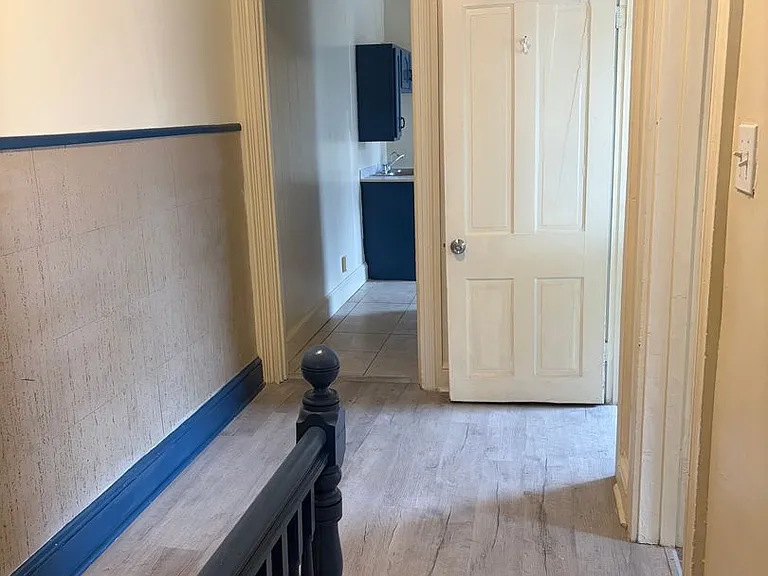 121 Laurel St — Photo 4