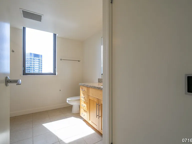 600 Queen St #2906 — Photo 16