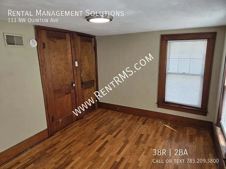 111 NW Quinton Ave — Photo 13
