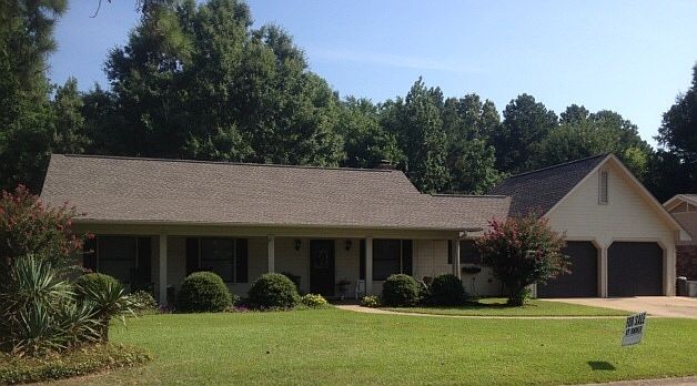 1st image of 3610 Longstreet Dr