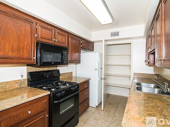4th image of 1505 Barry Ave APT 107