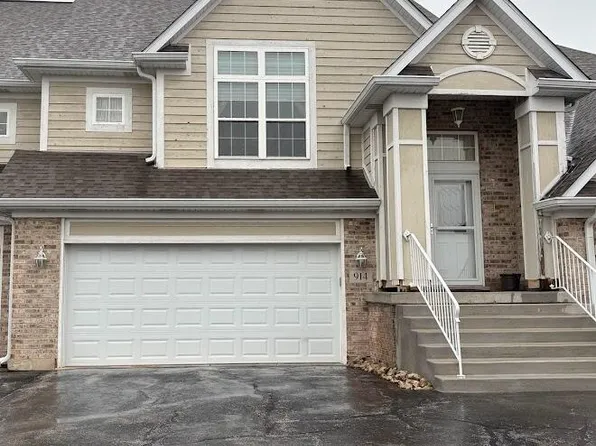 914 Boxwood Dr, Munster, IN 46321