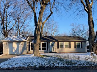 20 Northland Dr, Decatur, IL 62526