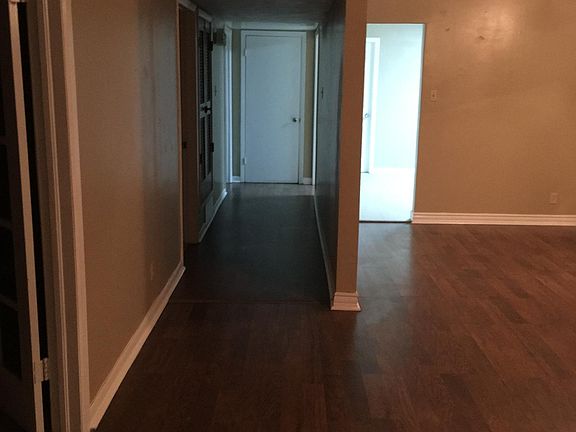Entry to living room hall way