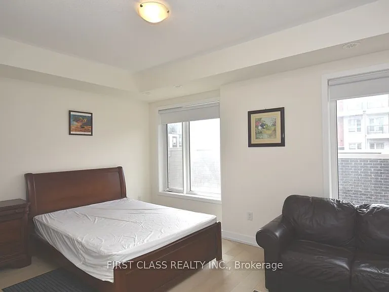 88 William Duncan Rd — Photo 9