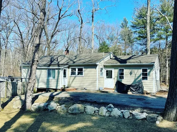 85 Marblehead St, North Reading, MA 01864