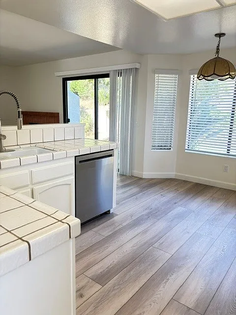 3 bed, 1708 sqft, $5,795 — Photo 4