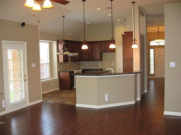 5th image of 1325 Wentworth Dr