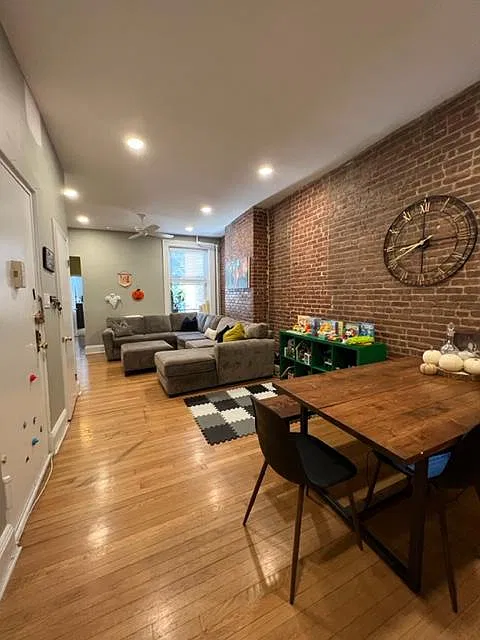2 bed, 878 sqft, $4,100 — Photo 4