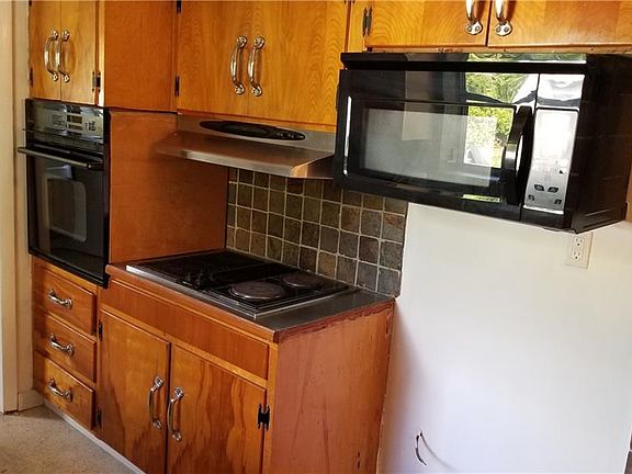 4th image of 4040 Woodbrier Dr