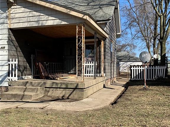 3rd image of 227 N Belmont Ave