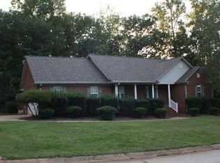 411 N Pond View Dr, Duncan, SC 29334