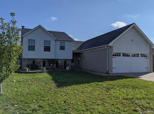 35650 Buxton Dr, Sterling Heights, MI