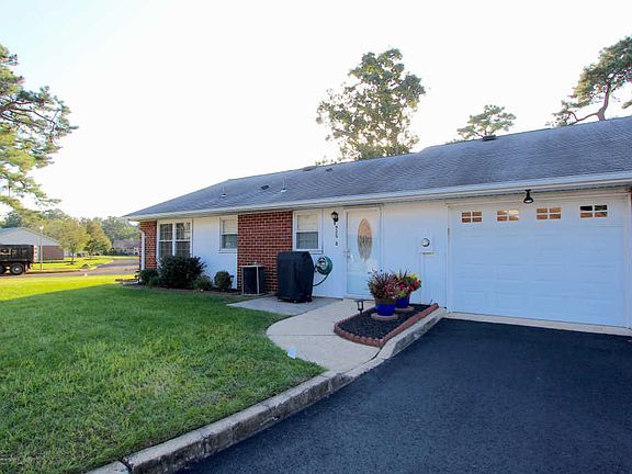 4th image of 925B Thornhill Ct #1002