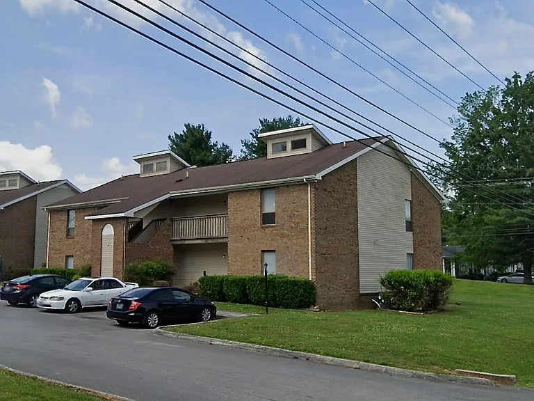 Oriole Apartments — Photo 2