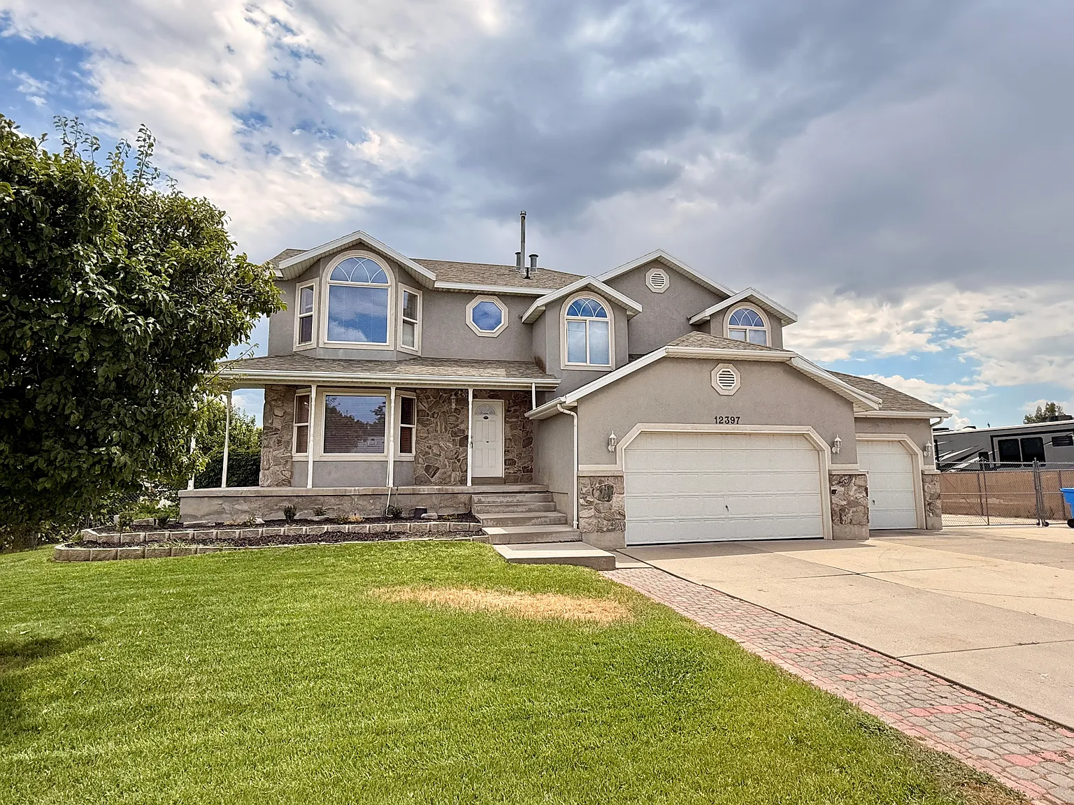 6 bed, 3308 sqft, $3,250 — Photo 1