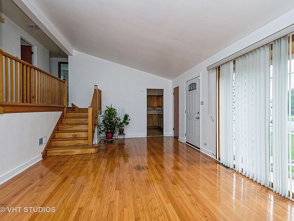 3rd image of 9813 S Kostner Ave