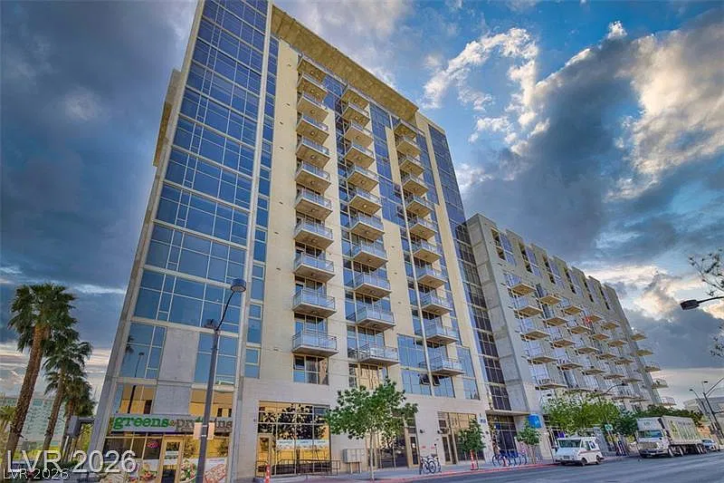 1 bed, 1.0 bath, 917 sqft, $1,899 — Photo 4