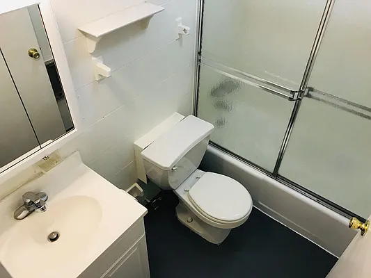 Rented by Roberto Guilbet, LREB | media 27