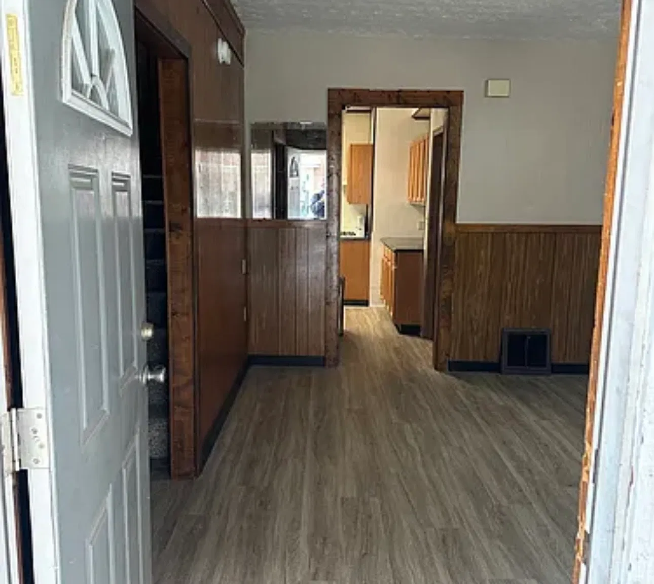 6 bed, 2000 sqft, $2,400 — Photo 3