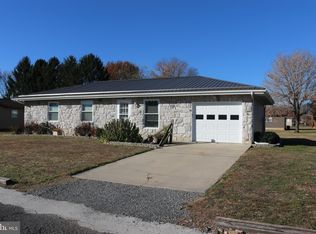16 Jackson St, Petersburg, WV 26847