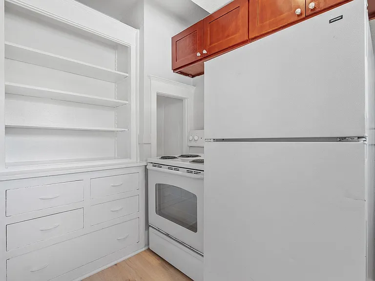 Milano Apartments — Photo 9