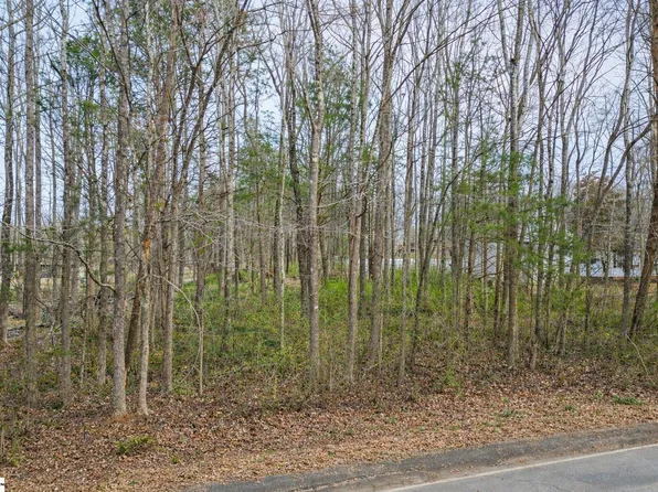 195 Kelli Ct, Pacolet, SC 29372