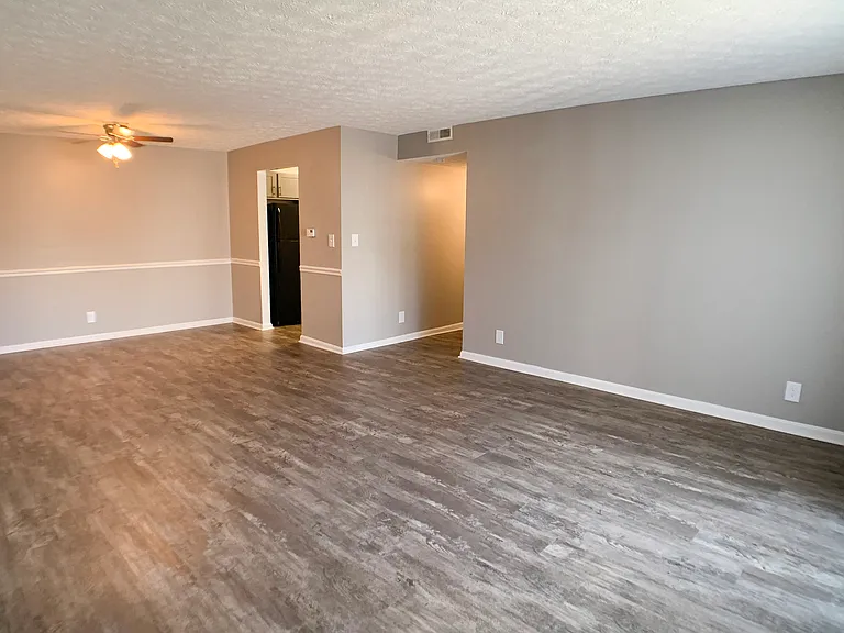 Knobs Pointe Apartments — Photo 42