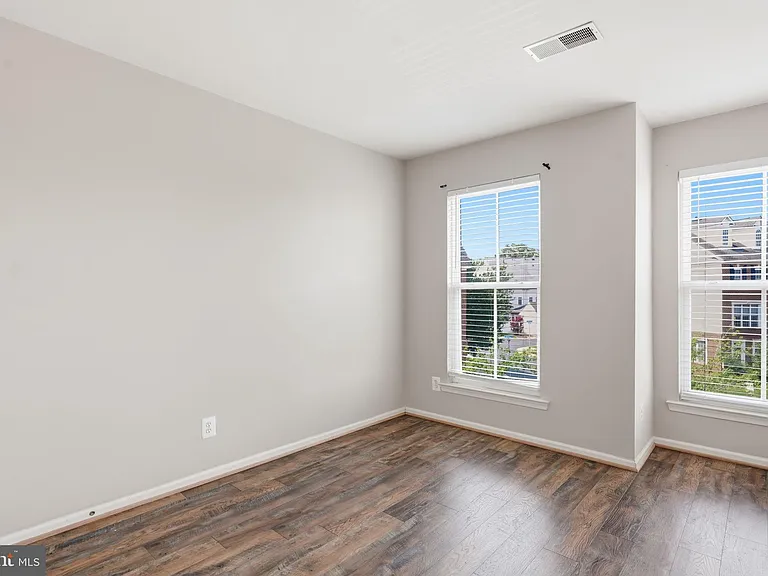22862 Cartier Ter — Photo 9