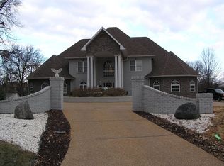 5447 Fireleaf Dr, Saint Louis, MO
