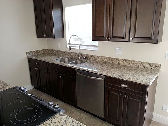 5th image of 1438 N Mangonia Cir