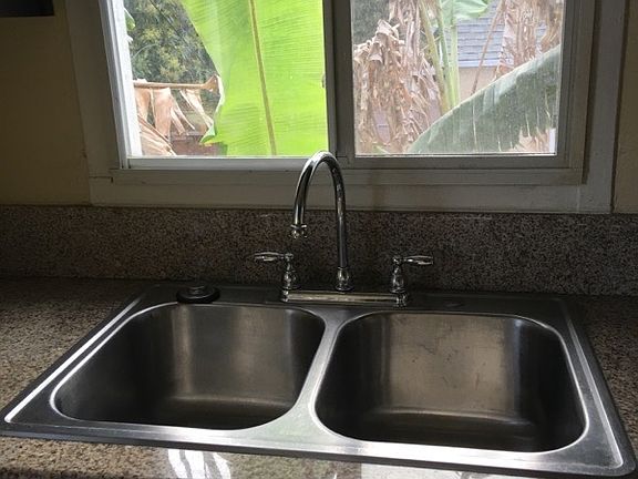 2nd image of 1172 N Mayfield Ave APT B