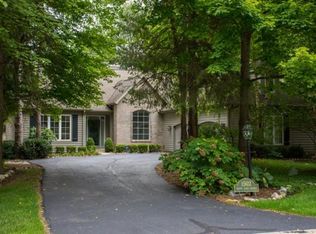1502 N Lake George Dr, Mishawaka, IN 46545