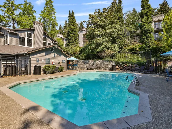 Emerald Ridge
