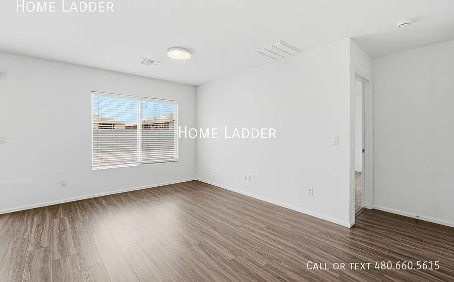 $500 Off Move In! Move-In Ready Newer Construction in Coolidge — Photo 3
