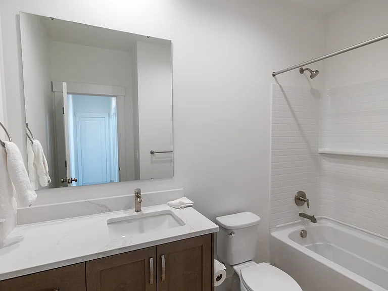 8933 W Tamworth Dr — Photo 12