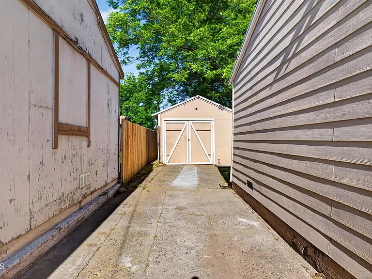 3307 Belden St — Photo 24