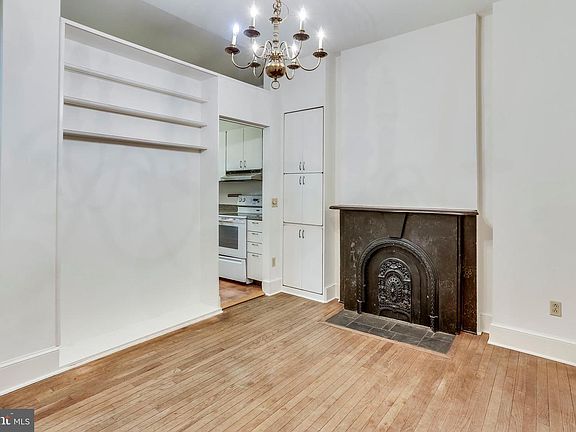 5th image of 1824 16th St NW