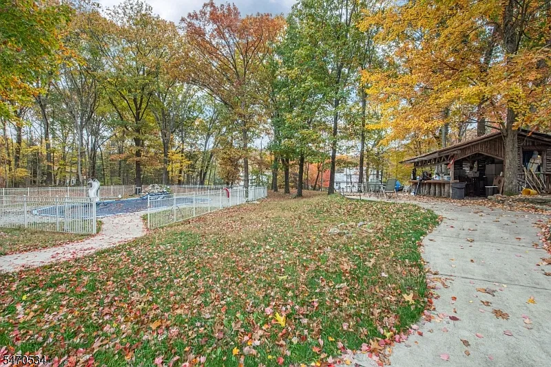 4 bed, 3.0 bath, $5,500 — Photo 4