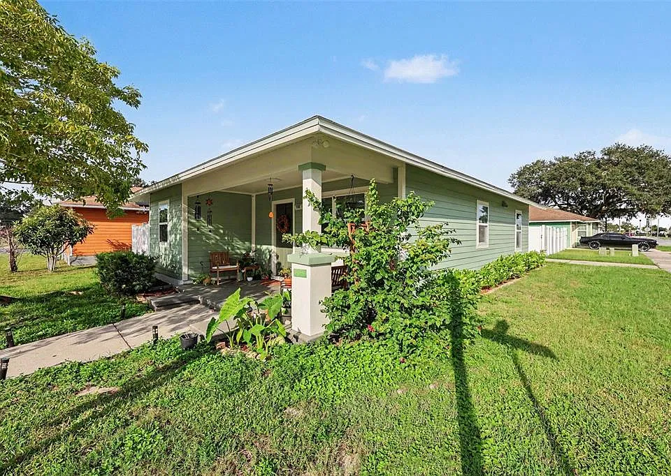 1165 N Florence Ave