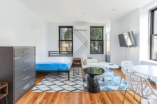 Rented by ERNY LLC | media 2