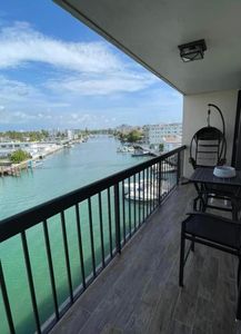8100 Byron Ave APT 504, Miami Beach, FL, 33141