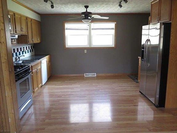 4th image of 3909 Potters Hollow Dr