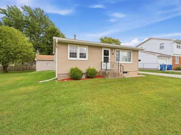1117 12th St, Silvis, IL 61282