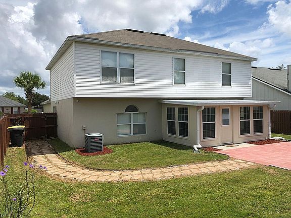 3rd image of 5572 Ortega Park Blvd